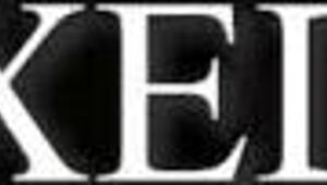 lesbian camgirls drill their stunning tranny roommate in wild trans on female threesome