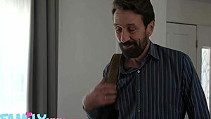 omg, stepdad caught me! i was rubbing my pussy and ellie eilish got busted by him! 😳