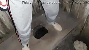 I caught my neighbor in the toilet, joined her for lesbian fun! 😍