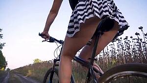 Flashing My Ass While Ridin' Bicycle Upskirt, Oops!