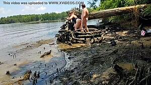 thick wife becky tailorxxx gets fucked hard in mud!