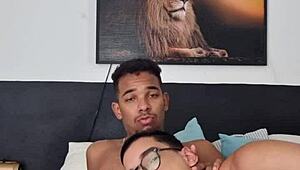 branquelinho tomou piroca grossa e preta no cuzinho