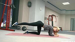 gwen's workout in 3d cartoon with blowjob