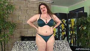 Full Figured Plumper Enjoys Relaxation with Toys