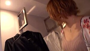 हेय, देखो यह टॉल स्लेंडर बस्टी स्लट वाइल्ड राइड के बाद कम स्वॉलो करती है! वह प्योर परफेक्शन है।