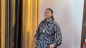 दुबली लड़की होटल रूम में चोदी जाती है