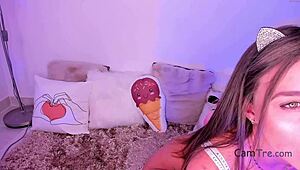 i fingered myself to orgasm on webcam