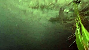 Married Fanny Shows Off Bare Ass in Public Streets 😏