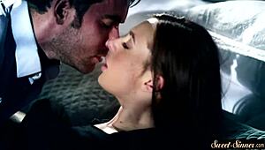 Glamorous babe, wanna get pussyfucked and jizzed on?