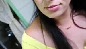 chupei meu amiguinho na frente da esposa sexy?