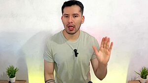 jefe barista pone al nuevo empleado de la cafeteria a que le mame la vergota en el almacen y en los baños del trabajo relato sexual