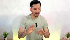 jefe barista pone al nuevo empleado de la cafeteria a que le mame la vergota en el almacen y en los baños del trabajo relato sexual