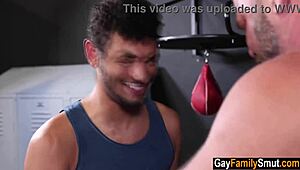 गे स्टेपडैड और स्टेपसन वर्कआउट करके फिर फक करते हैं