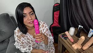 aula da nick - aluno enfiou um plug gigante no cuzinho da professorinha e deu um banho de porra nela