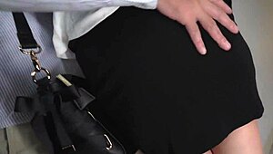 巨乳な人妻桃瀬くるみ - Uncensored Titty Fuck and Squirting Handjob