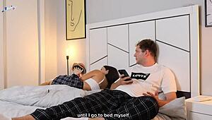 स्टेप ब्रदर वर्जिन स्टेप सिस्टर की टाइट चूत लेता है कम इनसाइड के साथ