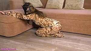 Teen girlfriend gives sensual blowjob. Passionate homemade fucking ends in cumshot.