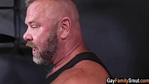 गे स्टेपडैड और स्टेपसन वर्कआउट करके फिर फक करते हैं