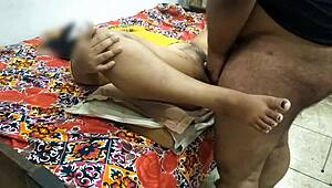 इंडियन मेड हार्डकोर मसाज और इंटेंस फकिंग सेशन लेती है।