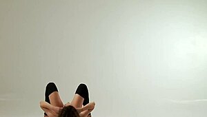 Flexible Curly-Haired Beauty Ursula Fe