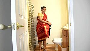 चोरी करते हुए पकड़ा गया, अब शांति रखने के लिए एनल करता है