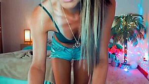 Join me for a WILD webcam show in sexy cosplay!