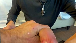 The receptionist couldn’t believe my cock in the morning, sucked and swallowed my cum fast