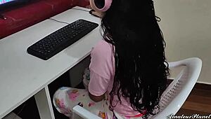 Stepdaughter Tricked with Lollipop Turns into Stepdad's Cock in Mouth! What a Shock!