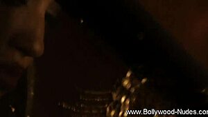 I love those arousing moves from the indian milf!