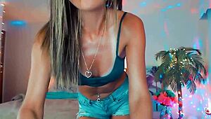 Join me for a WILD webcam show in sexy cosplay!