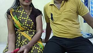 इंडियन मेड अपने बॉस की लंड बाल हिंदी ऑडियो में साफ करती है