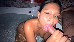 pago a puta colombiana para follar en motel y recargarla en jacuzzi