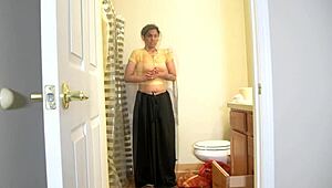 चोरी करते हुए पकड़ा गया, अब शांति रखने के लिए एनल करता है