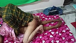 हाईटेकप्लेस अपडेट में गृहिणी बेडरूम में