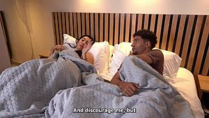 जब स्टीपमदर होटल बेड शेयर करती है तो क्या हो सकता है?