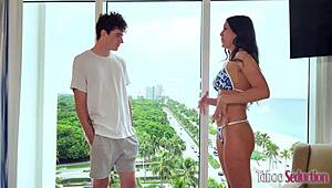 OMG, hot milf Amiee Cambridge bangs Jodie Johnson, her stepson’s friend! So taboo 😈