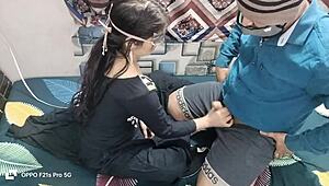 हॉर्नी देसी कपल रात को हार्ड बांग करता है, काफी नहीं मिलता! 😍