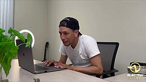 Busty Stepmom Plans Makeup Tutorials but Ends Up in Porno with Stepson