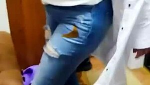 stepmom invites stepdaughter for pussy fucking