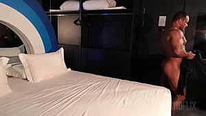 A Porta Estava Aberta E Esse Puto Vendado Meteu Rola Com Gosto