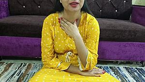 सुंदर इंडियन भाभी देवर को सेक्स के लिए मजबूर करती है। हिमाचली ऑडियो डर्टी टॉक कैप्चर करता है।