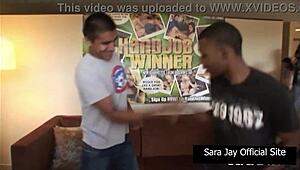 Hey, wanna see Sara and Jessie give a hot head combo?