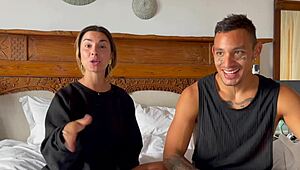 Roxy Fox teaches rimming tutorial 😘