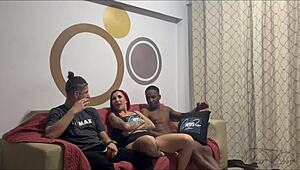 Meu Enteado e Amigo Me Pegaram pra DP, Caramba! 🔥