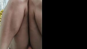 न्यू ईयर चैलेंज इंडियन ड्रेसअप मुठ मारते हुए!