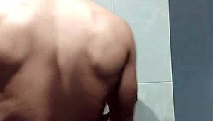 O Cara Ficou Me Olhando Durante O Treino Levei Ele Pro Banheiro E Coloquei Para Mamar Amateurs Gay Cock Lover Bodybuilder Assfucking Muscular Nerd Anal Gym