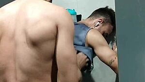 O Cara Ficou Me Olhando Durante O Treino Levei Ele Pro Banheiro E Coloquei Para Mamar Amateurs Gay Cock Lover Bodybuilder Assfucking Muscular Nerd Anal Gym