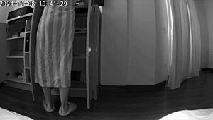 Wife boldly cheats with husband’s best friend in real homemade clip.