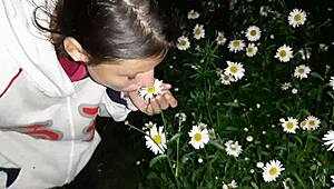 Sex With A Housekeeper After A Walk In The Garden - Girls Fly Orgasm!