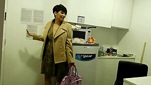 Terrível puta la mucama e não falar a senhora parte 1